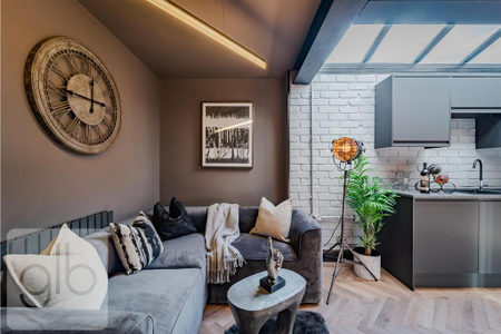 1 bedroom in a house share to rent - Photo 2