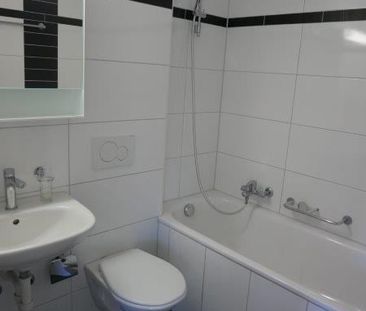 Moderne 3.5-Zimmer-Wohnung mit Balkon in Biel/Bienne - Photo 4