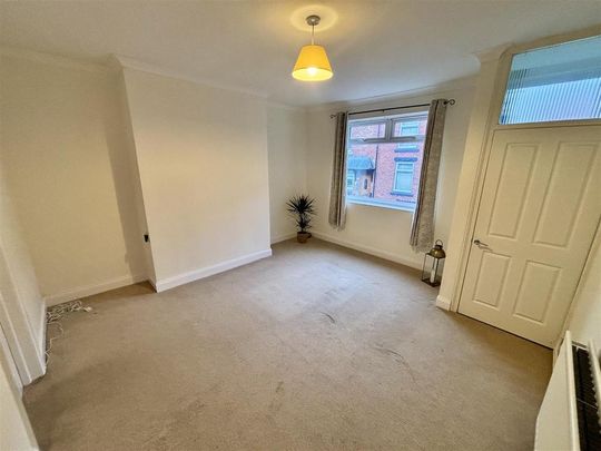 2 bedroom end of terrace house to rent - Photo 1