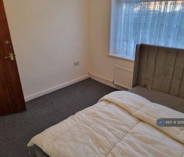 1 bedroom in a house share to rent - Photo 4