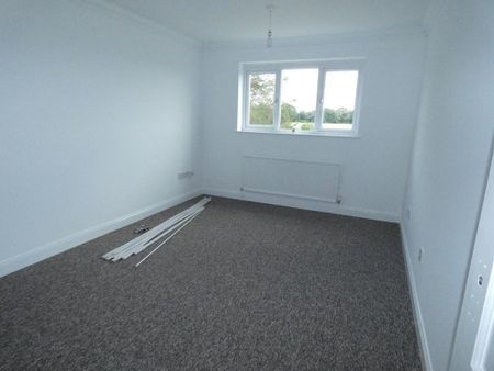 4 bedroom detached house to rent - Photo 5