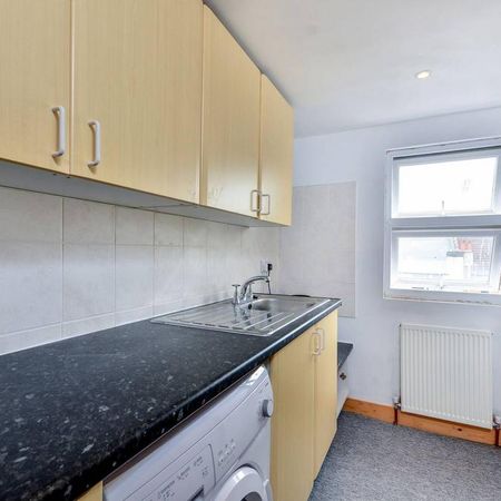 1 bedroom flat to rent - Photo 4
