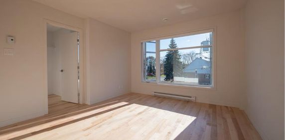 Superbe Maison de Ville à Louer à La Prairie-sur-le-Parc — Riche en Améliorations Haut de Gamme & Valeur Exceptionnelle — Prête à Emménager ! - Photo 2