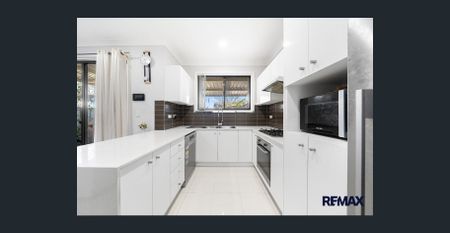 Spacious Contemporary Family Home in Quiet Sought-After Rooty Hill Street - Photo 3