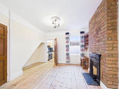 3 bedroom semi-detached house to rent - Photo 4