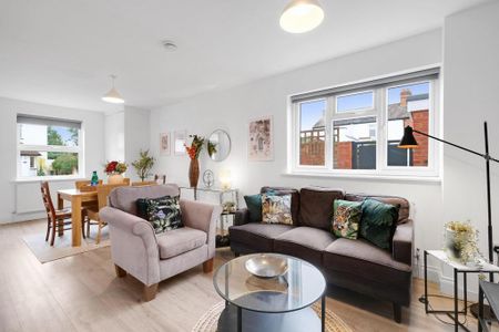 4 bedroom terraced house to rent - Photo 2