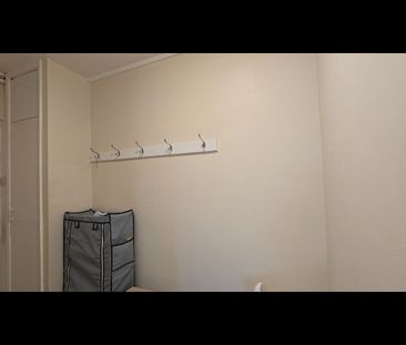 3 Bed Flat, Lovell Park Heights, LS7 - Photo 2