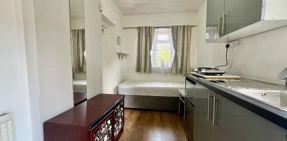 Studio to rent - Photo 2