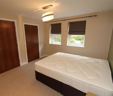 Ring Road, North Leeds, LS17 8NR - Photo 6