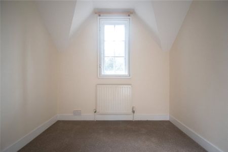 A uniquely positioned 4 bedroom detached house to rent set within the grounds of the Wandlebury Estate. OCH. Unfurnished. - Photo 4