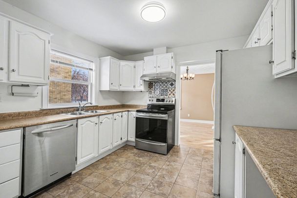 For Lease - 1530 Weyburn Street, Alta Vista and Area, Ontario - Photo 1