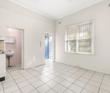 Well-maintained studio in a convenient location - Photo 2