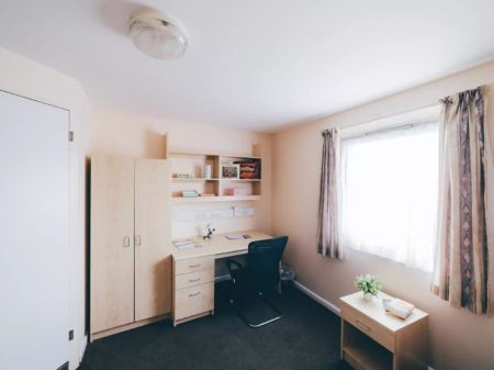 Single Ensuite Rooms - Photo 2