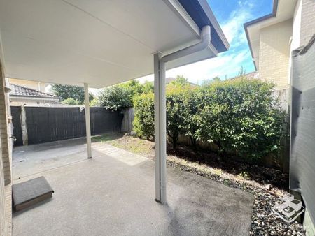 Stunning 3 BED Townhouse - Photo 4