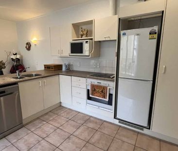 ONE BEDROOM APARTMENT - CENTRAL CITY - Photo 2