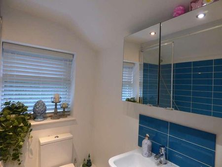 Alfred Road, Brentwood, CM14 - Photo 3