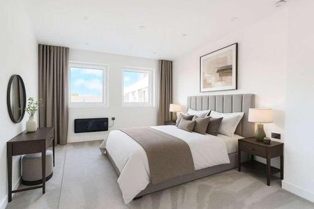 West Byfleet, Surrey, KT14 - Photo 2