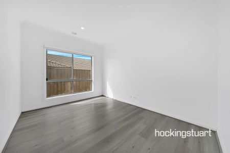 Beautiful family home in heart of Wallan - Photo 5