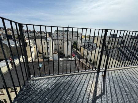 Room in a Shared Flat, Holland Road, BN3 - Photo 2