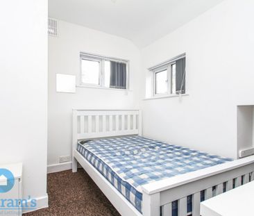 4 bed Semi-Detached House for Rent - Photo 5