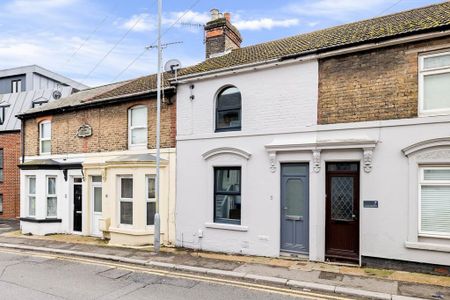 3 bedroom terraced house to rent - Photo 2