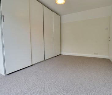 4 bedroom semi-detached house to rent - Photo 6