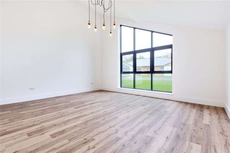 Beautifully presented four double bedroom, single storey home located on the outskirts of Staplehurst - Photo 3