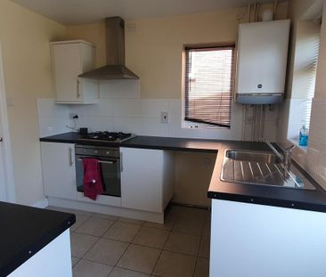 2 bedroom semi-detached house to rent - Photo 4
