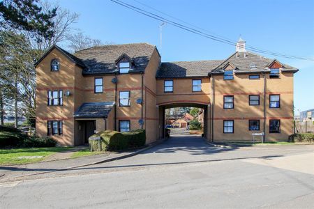 Pine Court, Impington, Cambridge - Photo 4