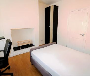 3 Bed 1 Bath - Photo 3