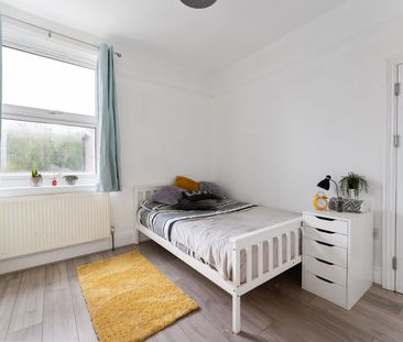 Victorian house in the heart of Wood Green, Zone 3 Room 4 - Photo 4