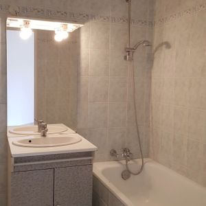 Location Appartement 3 pièces 52m² - Photo 2