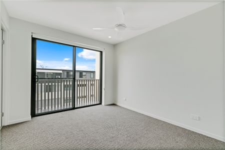 A Touch of Luxury&comma; Only a Stones Throw to the River&excl; 2 Units Available - Photo 2