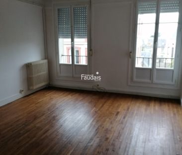 Location Appartement 2 pièces 49m² COUTANCES 50200 - Photo 2