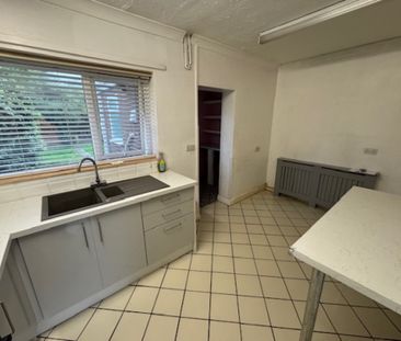 3 Bedroom Terraced House - Photo 5