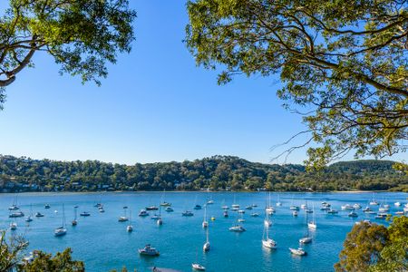 4 Bedroom Home with Stunning Pittwater Views - Photo 5