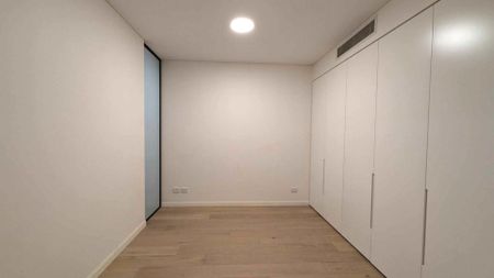 Oversized Designer Studio with Sunroom in the Heart of St Leonards - Photo 5
