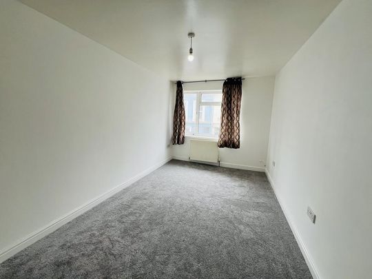 3 bedroom apartment to rent - Photo 1
