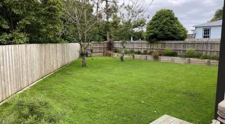 Fully furnished on Ford St - Photo 4