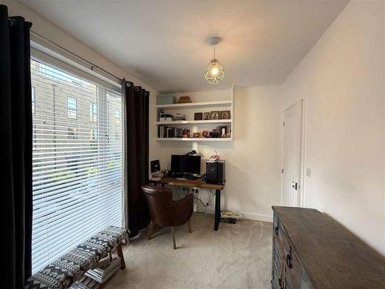 Michael Robbins Way, Mill Hill, NW7 - Photo 1