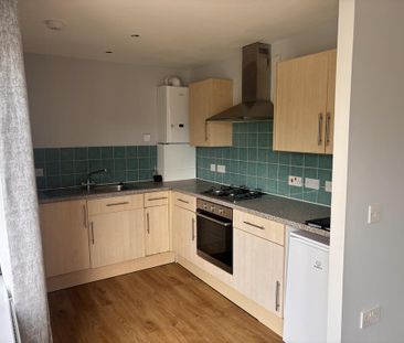 2 bedroom flat to rent - Photo 2