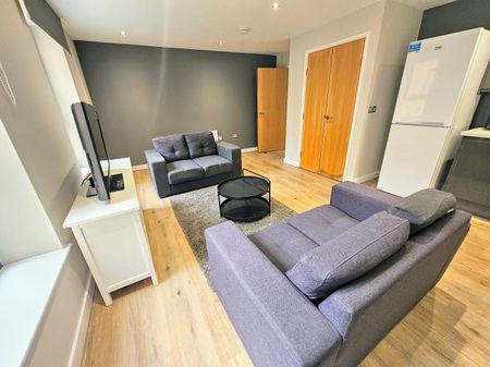 Student Apartment 4 bedroom, City Centre, Sheffield - Photo 4