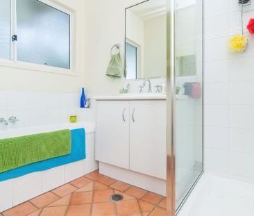 Privacy & Convenience in the Heart of Rosalie – Walk to Everything! - Photo 4