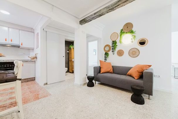 Carrer Pic del Teide, Valencia, Valencian Community 46011 - Photo 1