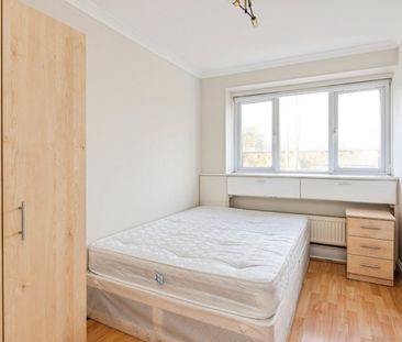 3 Bed Flat, Mimosa, N15 - Photo 3