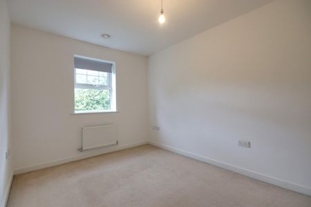 Mainsail Lane, Hempsted, Gloucester - Photo 4