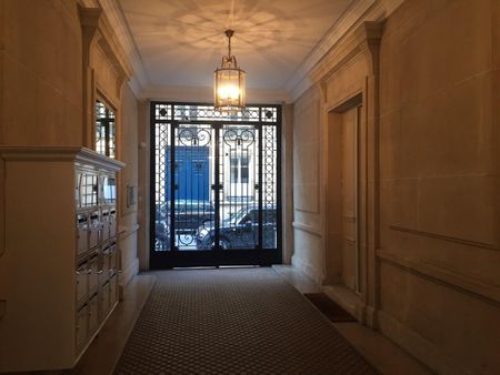 location Appartement T2 DE 66.5m² À PARIS - Photo 4
