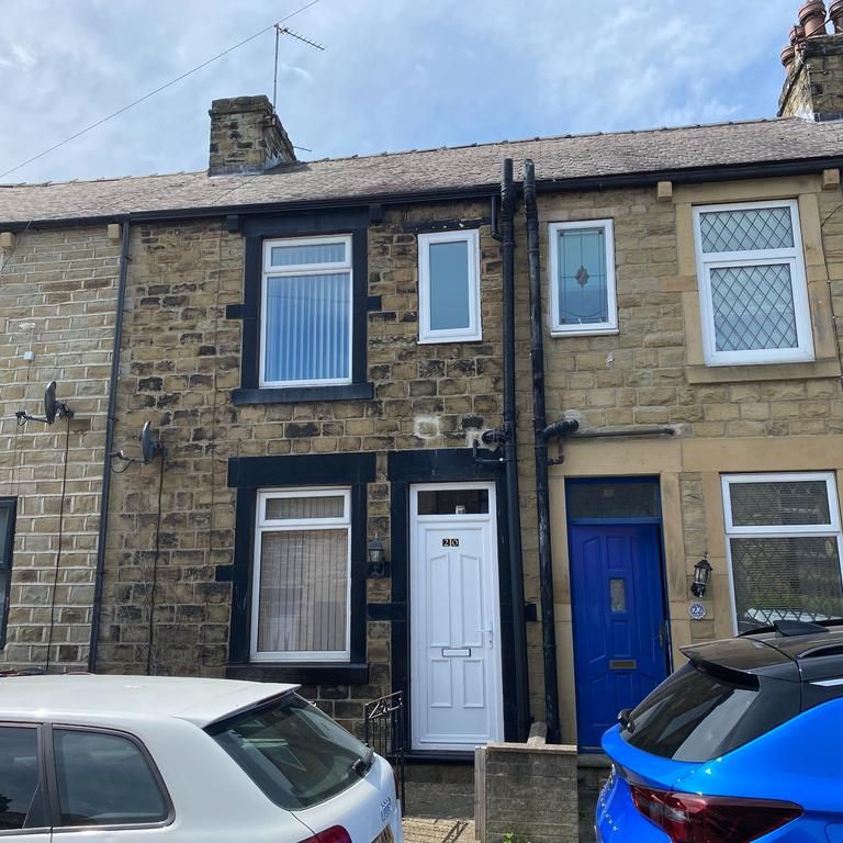 2 bedroom terraced house to rent - Photo 2