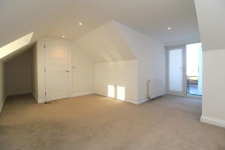 3 bedroom apartment to rent - Photo 4