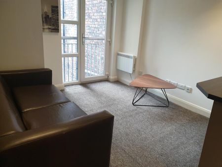 4 bedroom flat to rent - Photo 2